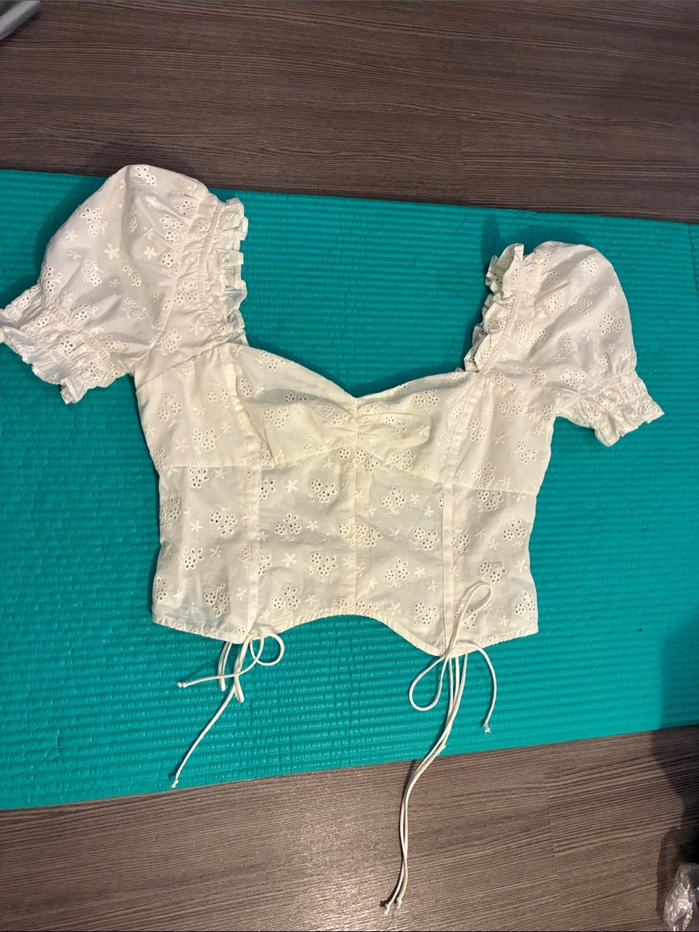 For Love & Lemons White Eyelet Puff-Sleeve Crop Top (moving-sale) - Picture 1 of 13